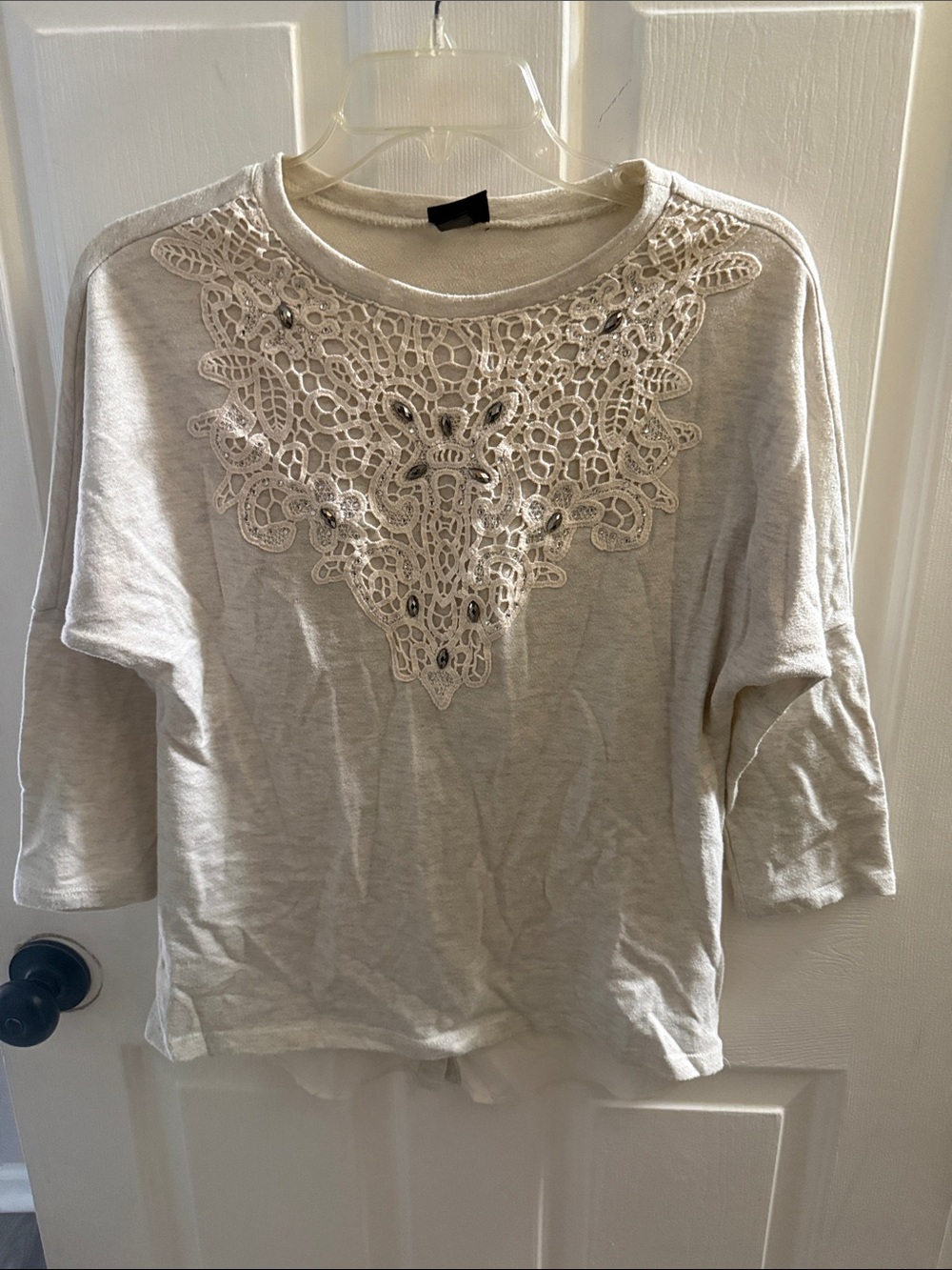 Daytrip Cream Lace-Applique Pullover Sweatshirt